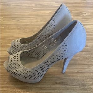 Apt. 9 Kennedy heels